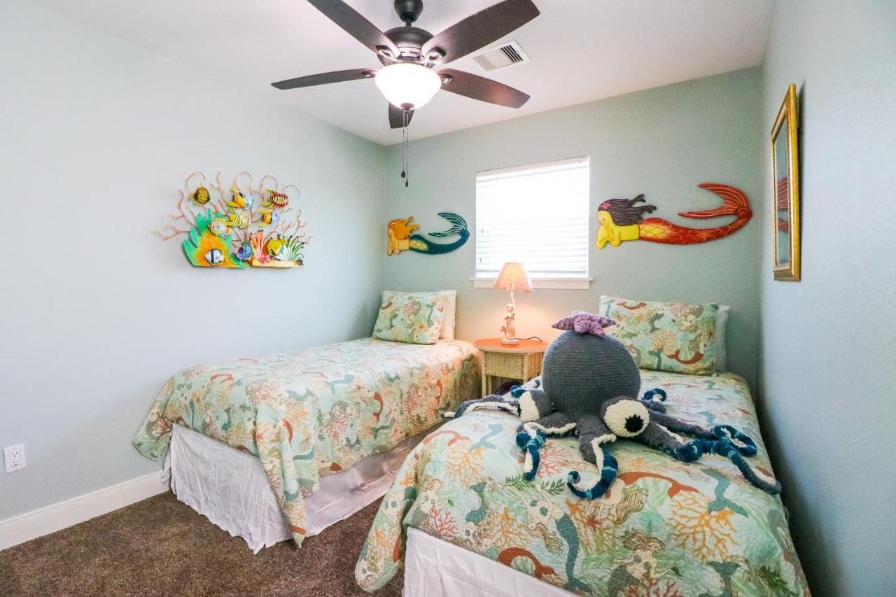 Perfect Location Spacious Yard Coffee Bar At This Lovely Beach Home Galveston Bagian luar foto