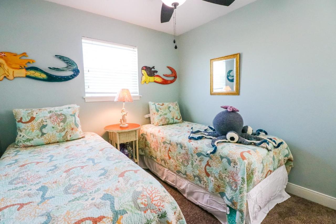 Perfect Location Spacious Yard Coffee Bar At This Lovely Beach Home Galveston Bagian luar foto