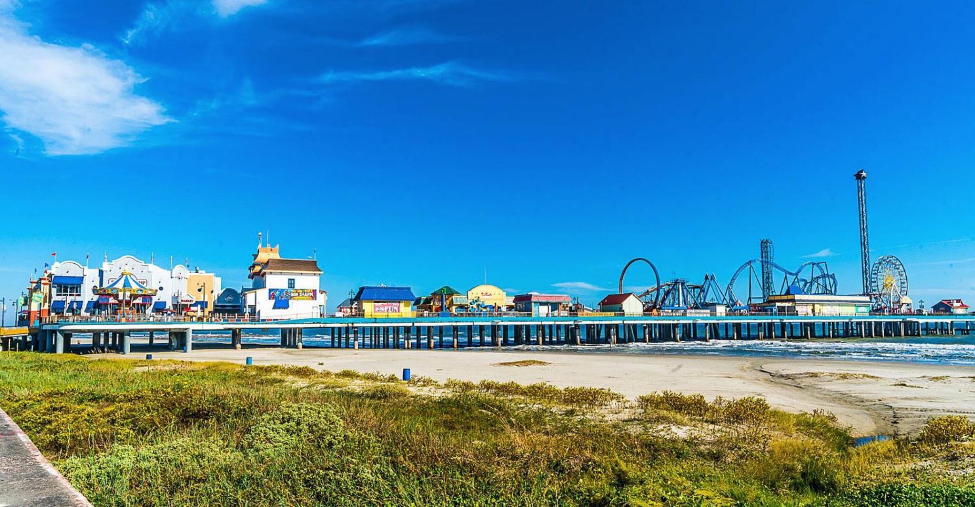 Perfect Location Spacious Yard Coffee Bar At This Lovely Beach Home Galveston Bagian luar foto