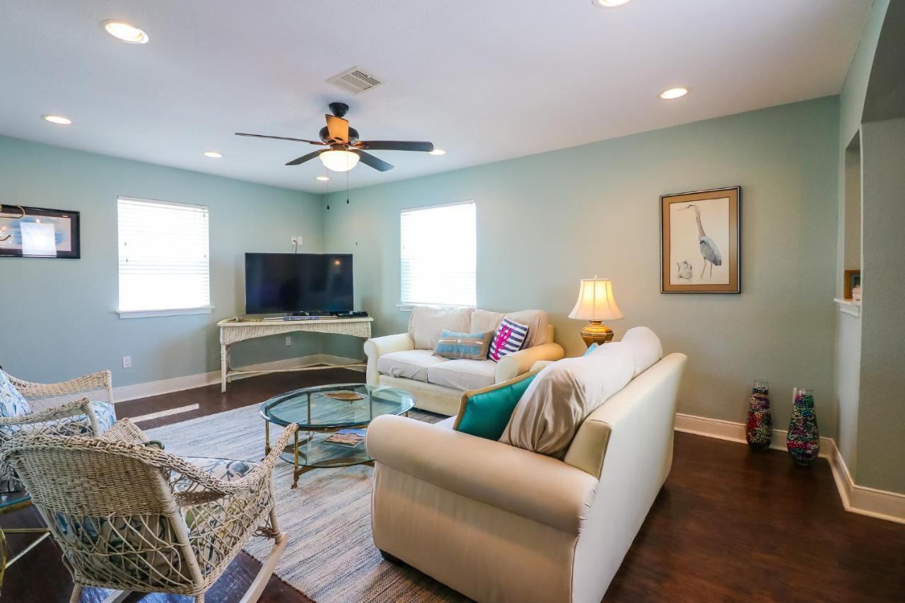 Perfect Location Spacious Yard Coffee Bar At This Lovely Beach Home Galveston Bagian luar foto